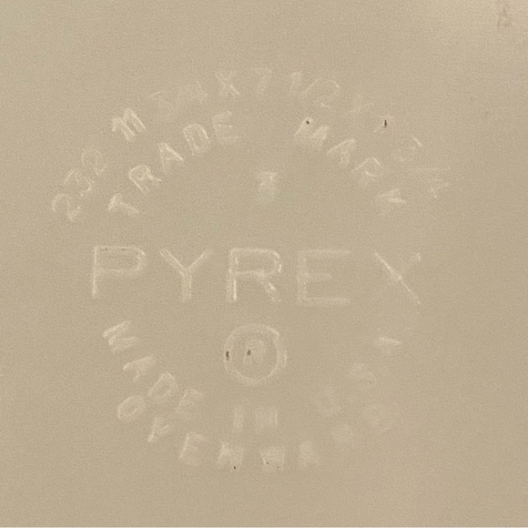 Vintage Pyrex White Baker 232 Opal Milk White Glass Bakeware - Picture 12 of 12